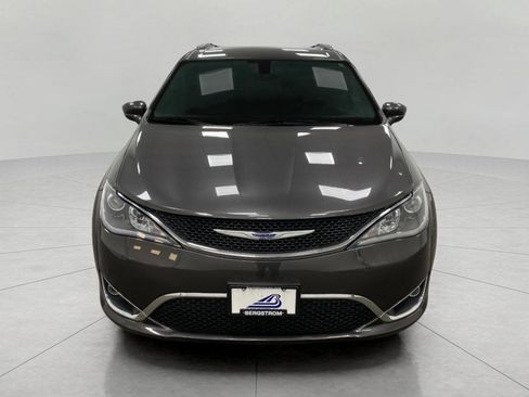 Used 2017 Chrysler Pacifica Touring-L Plus w/ Tire & Wheel Group image 11