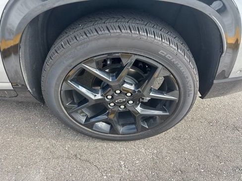 Used 2024 Chevrolet Traverse RS w/ LPO, Floor Liner Package FWD image 11