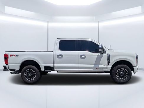 Used 2024 Ford F250 Platinum AWD/4WD image 2