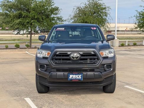 Used 2019 Toyota Tacoma SR w/ SR Convenience Package image 2