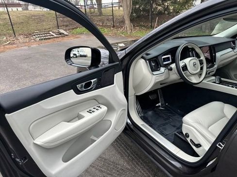 Used 2025 Volvo XC60 T8 Plus w/ Climate Package image 31