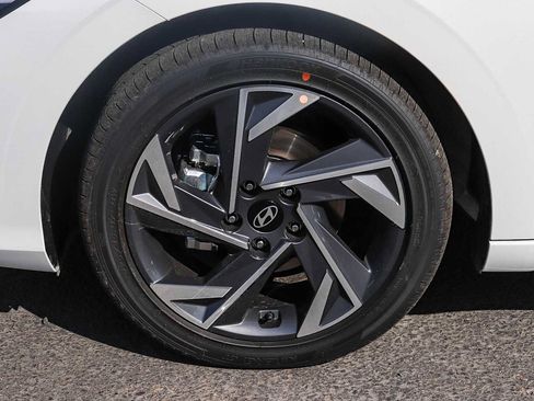 New 2026 Hyundai Elantra Limited FWD image 14
