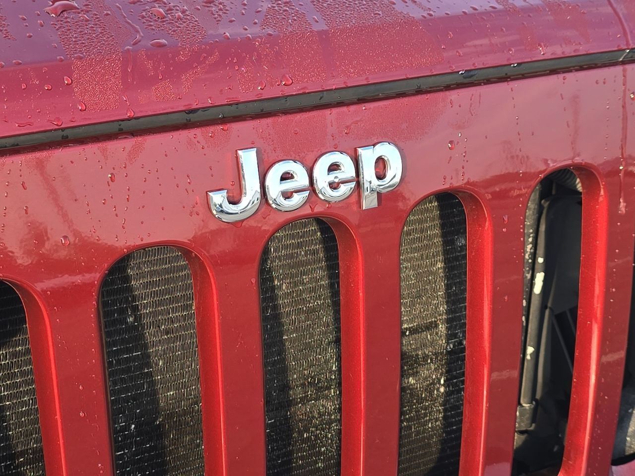 Used 2010 Jeep Wrangler Unlimited Sahara AWD/4WD image 28