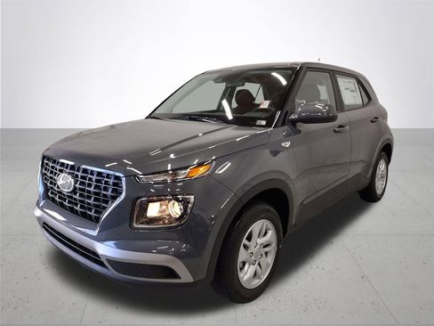 New 2026 Hyundai Venue SE image 2