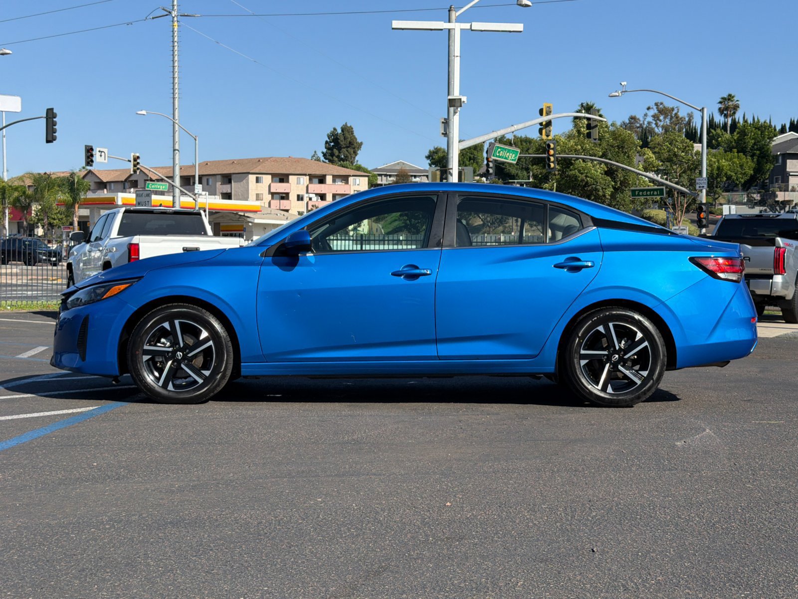 Used 2024 Nissan Sentra SV FWD image 2