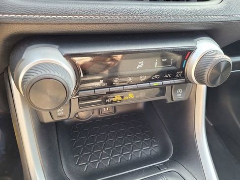 Used 2024 Toyota RAV4 LE image 18