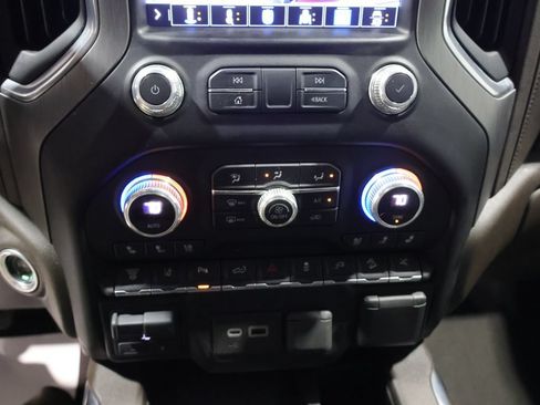 Used 2023 GMC Sierra 3500 Denali w/ Denali Ultimate Package AWD/4WD image 27