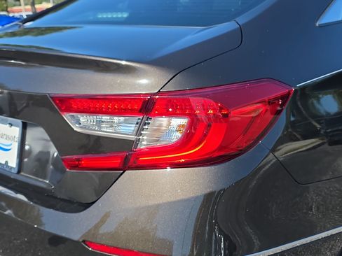 Used 2018 Honda Accord EX-L image 12