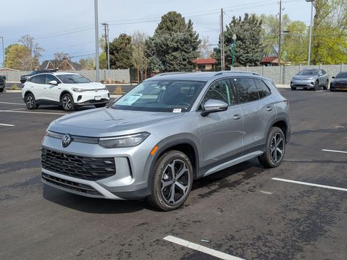 New 2026 Volkswagen Tiguan SE image 10