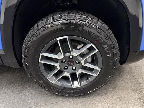 New 2026 GMC Terrain AT4 AWD/4WD image 13