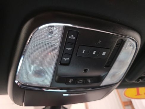 Used 2021 Jeep Grand Cherokee Limited w/ Trailer Tow Group IV image 23