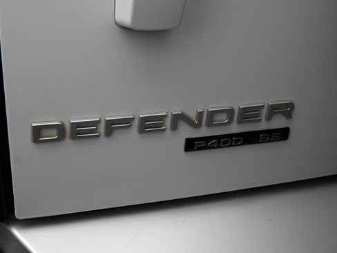 Used 2020 Land Rover Defender 110 SE AWD/4WD image 7