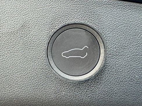 Used 2023 Tesla Model 3 Standard Range image 32