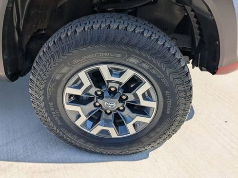 Used 2023 Toyota Tacoma TRD Off-Road image 10