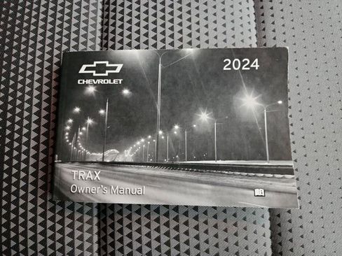 Used 2024 Chevrolet Trax LT image 38