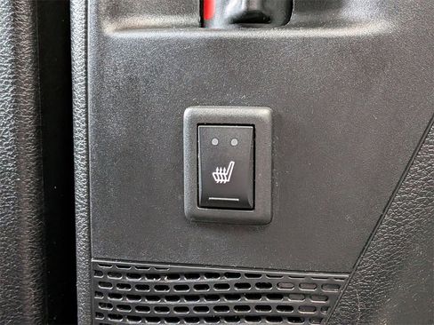 Used 2022 Chrysler Pacifica Limited w/ Uconnect Theater Family Group image 31