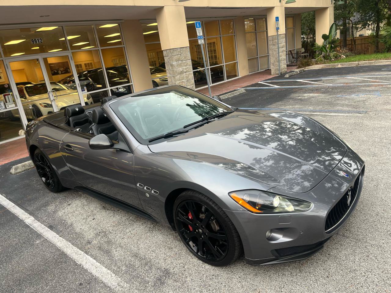 Used 2012 Maserati GranTurismo Sport RWD image 2