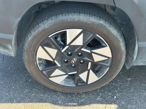 Used 2025 Hyundai Kona SEL FWD image 12