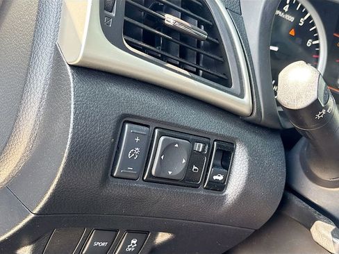 Used 2019 Nissan Sentra SR image 10