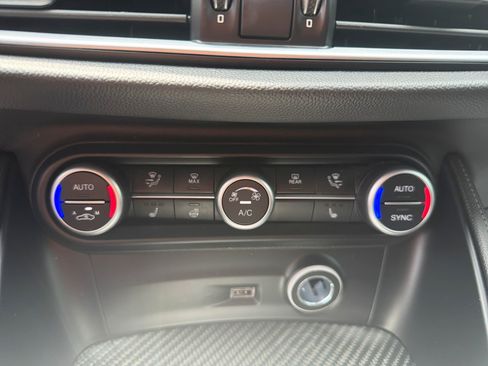 Used 2023 Alfa Romeo Stelvio Estrema AWD/4WD image 17