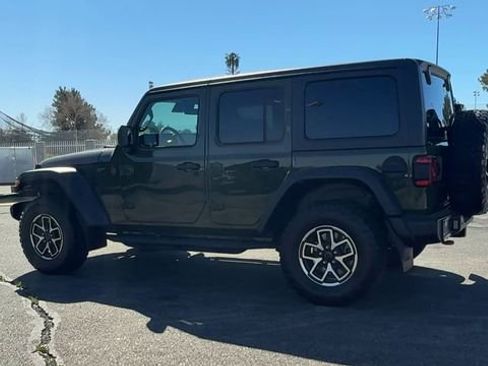 Used 2024 Jeep Wrangler Unlimited Rubicon w/ Technology Group AWD/4WD image 6