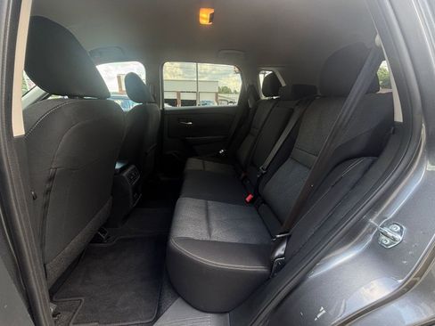 Used 2025 Nissan Rogue SV FWD image 28