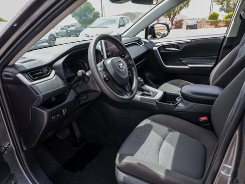 Used 2025 Toyota RAV4 XLE FWD image 16