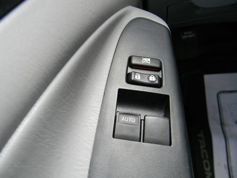 Used 2012 Toyota Tacoma 2WD Access Cab w/ Convenience Pkg image 18