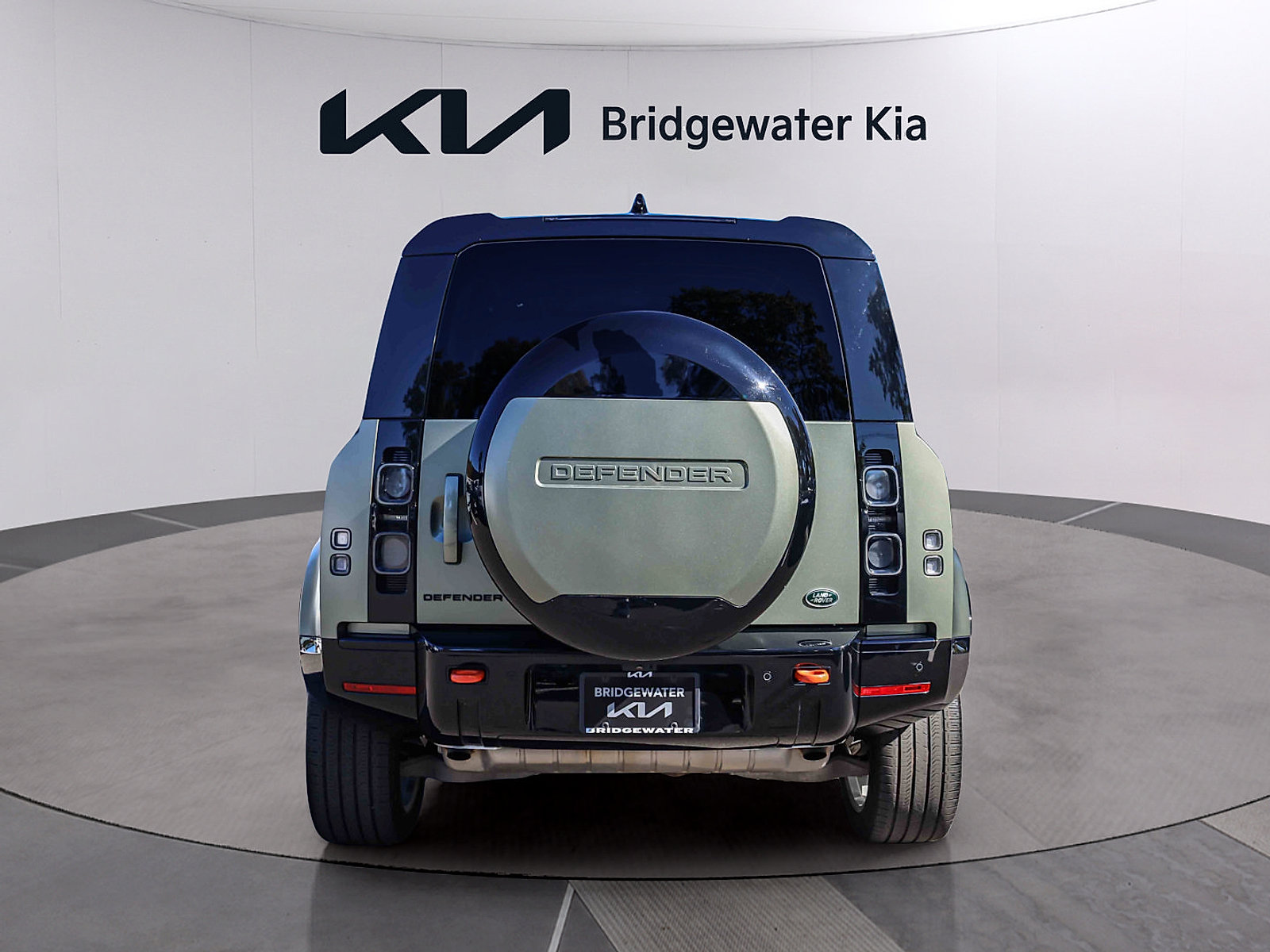 Used 2023 Land Rover Defender 110 X AWD/4WD image 5