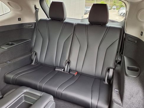 Used 2025 Acura MDX SH-AWD w/ Advance Package image 9