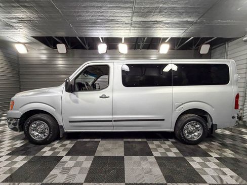 Used 2019 Nissan NV 3500 SL image 8