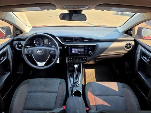 Used 2017 Toyota Corolla LE w/ Carpet Mat Package (TMS) FWD image 17