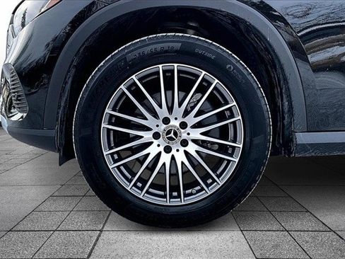 Used 2025 Mercedes-Benz GLC 300 300 image 37