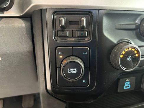 Used 2025 Ford F350 XLT AWD/4WD image 42