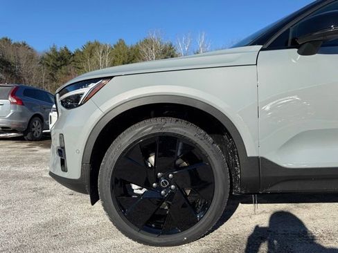 New 2026 Volvo XC40 B5 Ultra w/ Protection Package Premier image 9