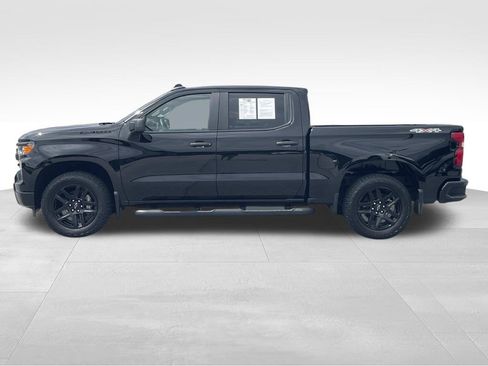 Used 2023 Chevrolet Silverado 1500 Custom w/ 2.7L Blackout Package AWD/4WD image 7