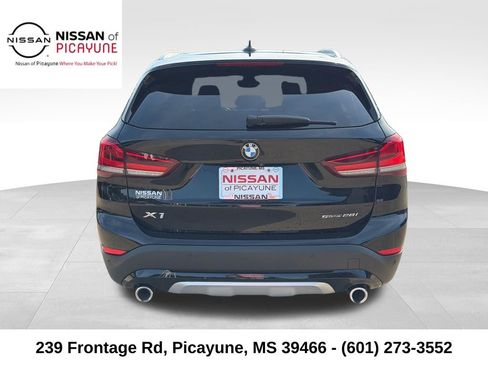 Used 2022 BMW X1 sDrive28i w/ Convenience Package FWD image 4