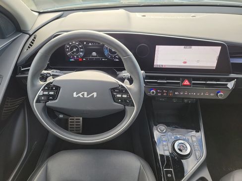 Certified 2023 Kia Niro Wave FWD image 17