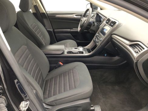 Used 2020 Ford Fusion SE image 21