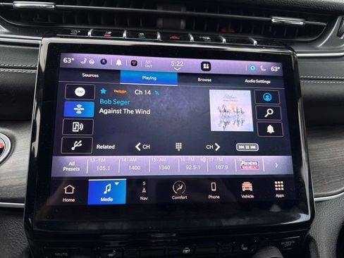 Used 2024 Jeep Grand Cherokee Limited image 48