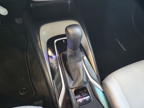 Used 2022 Toyota Corolla LE image 19