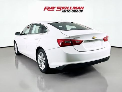 Used 2017 Chevrolet Malibu LT FWD image 5