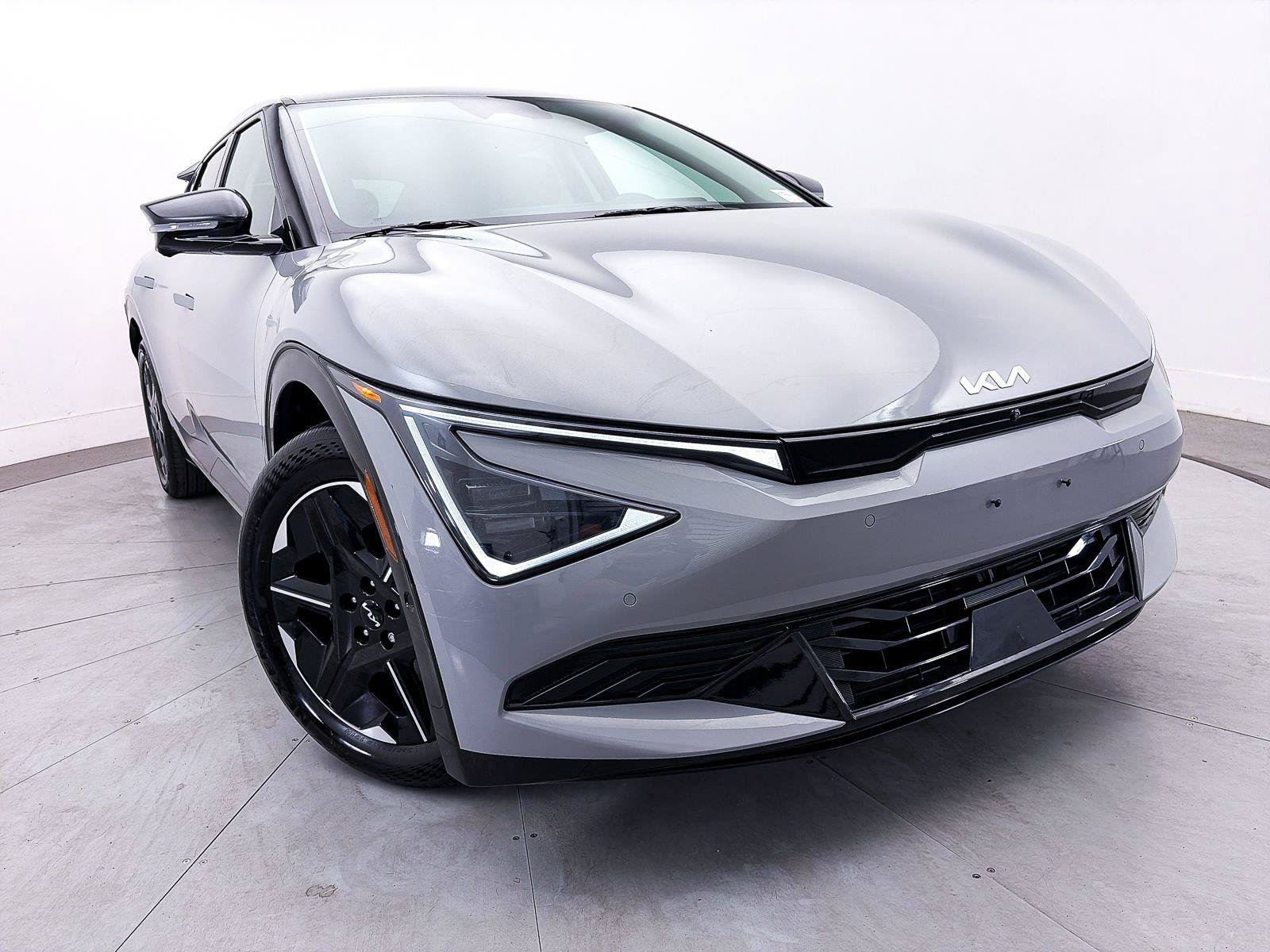 Used 2025 Kia EV6 Wind RWD image 8