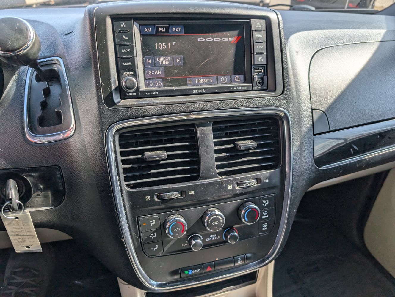 Used 2017 Dodge Grand Caravan SXT FWD image 23