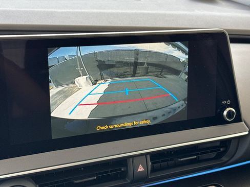 New 2027 Toyota Prius FWD image 22