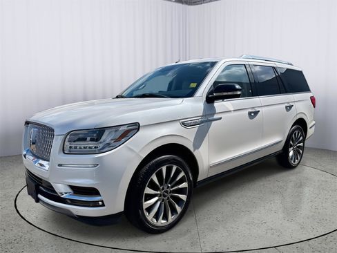 Used 2018 Lincoln Navigator Select AWD/4WD image 12