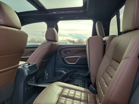 Certified 2024 Nissan Titan Platinum Reserve w/ Moonroof Package image 11