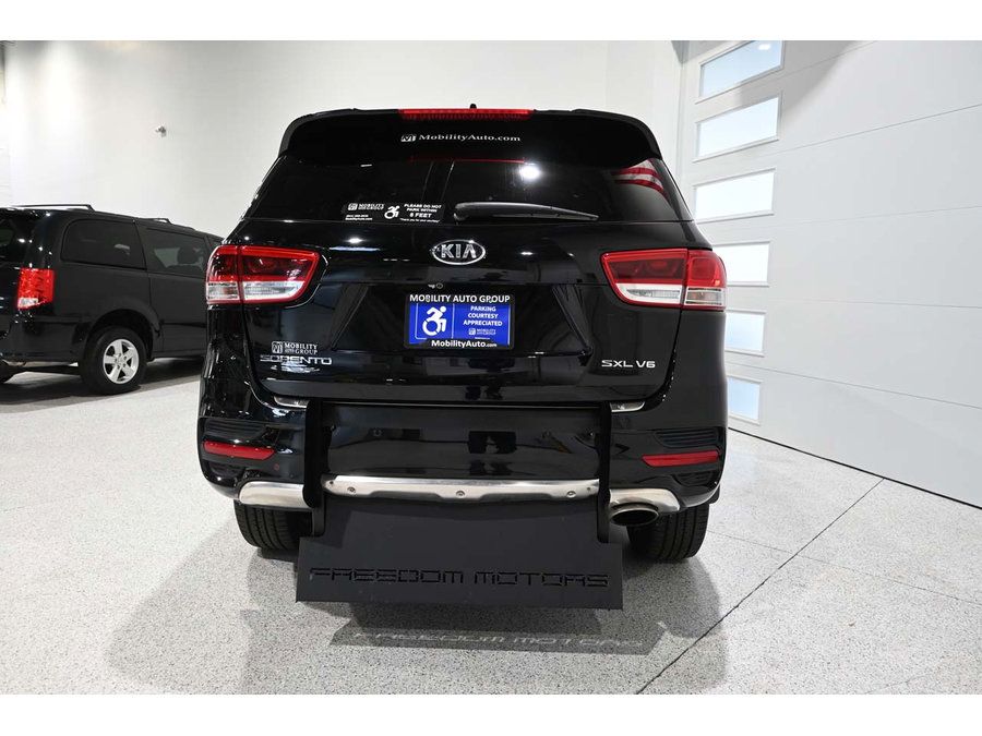 Used 2018 Kia Sorento SX FWD image 7
