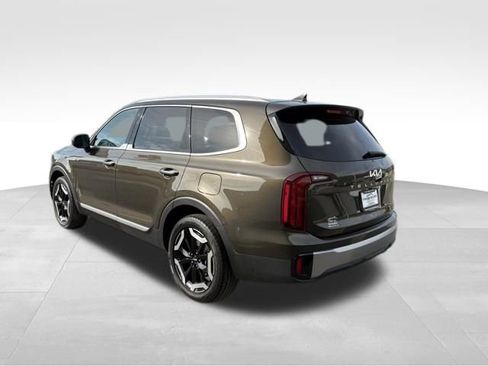 Used 2025 Kia Telluride S FWD image 11