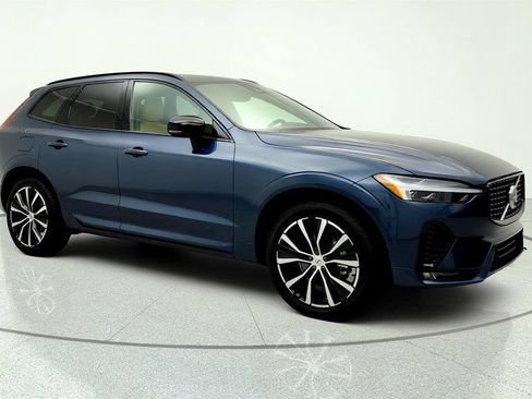 Used 2025 Volvo XC60 B5 Ultra w/ Protection Package Premier AWD/4WD image 3